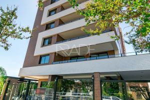 Apartamento Garden com 194m², 3 dormitórios, 3 suítes, 2 vagas, no bairro Tristeza em Porto Alegre