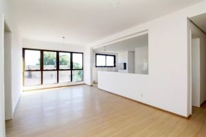 Apartamento com 113m², 3 dormitórios, 1 suíte, 2 vagas, no bairro Tristeza em Porto Alegre