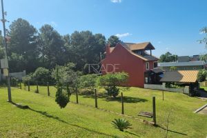 Terreno com 330m², no bairro Hípica em Porto Alegre