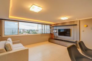 Apartamento com 65m², 2 dormitórios, 1 suíte, 2 vagas, no bairro Tristeza em Porto Alegre