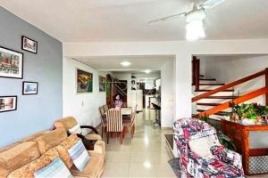 Casa com 213m², 3 dormitórios, 1 suíte, 2 vagas, no bairro Ipanema em Porto Alegre