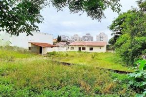 Terreno com 360m², no bairro Cristal em Porto Alegre